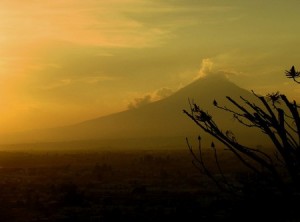 popocatepetl-at-sunset-gloria-zelaya-450x333.jpg